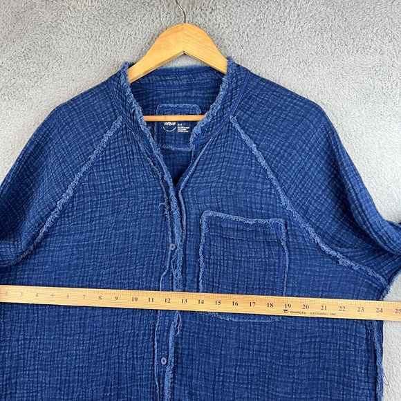 Aerie Womens Blue Cotton Double Gauze Frayed Raw Edge Button Down Shirt Small - Picture 7 of 9